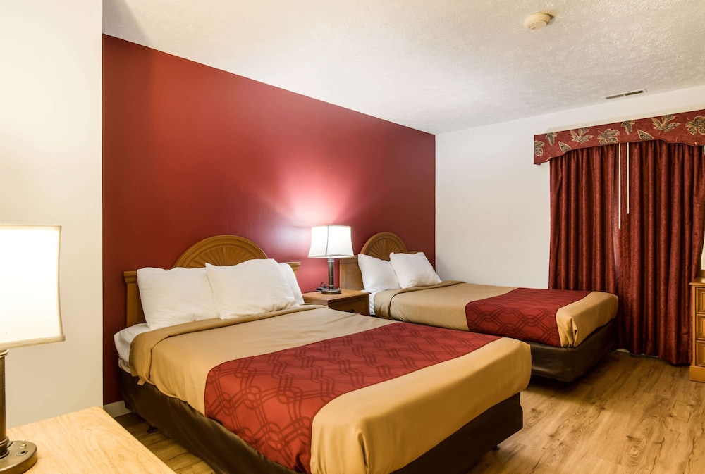 Econo Lodge Inn & Suites Lake Harmony - Pocono Mountains Area 12/29