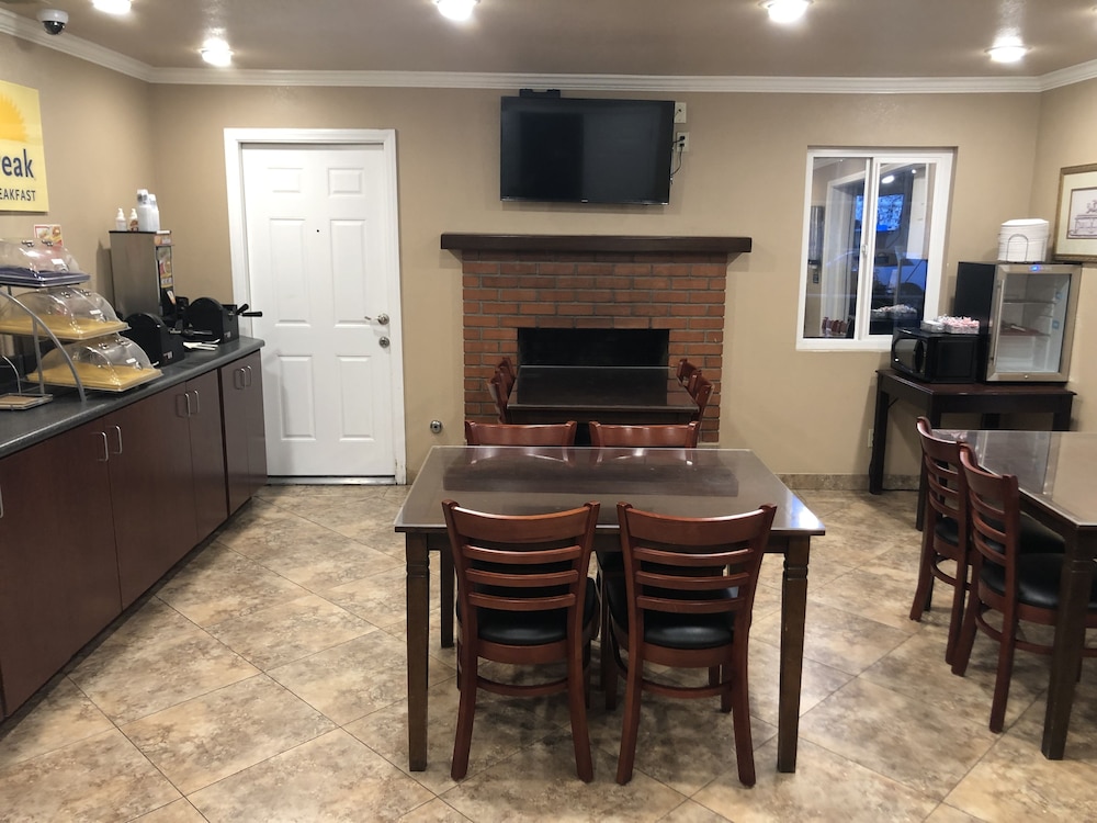 Days Inn By Wyndham Camarillo - Ventura 22/30