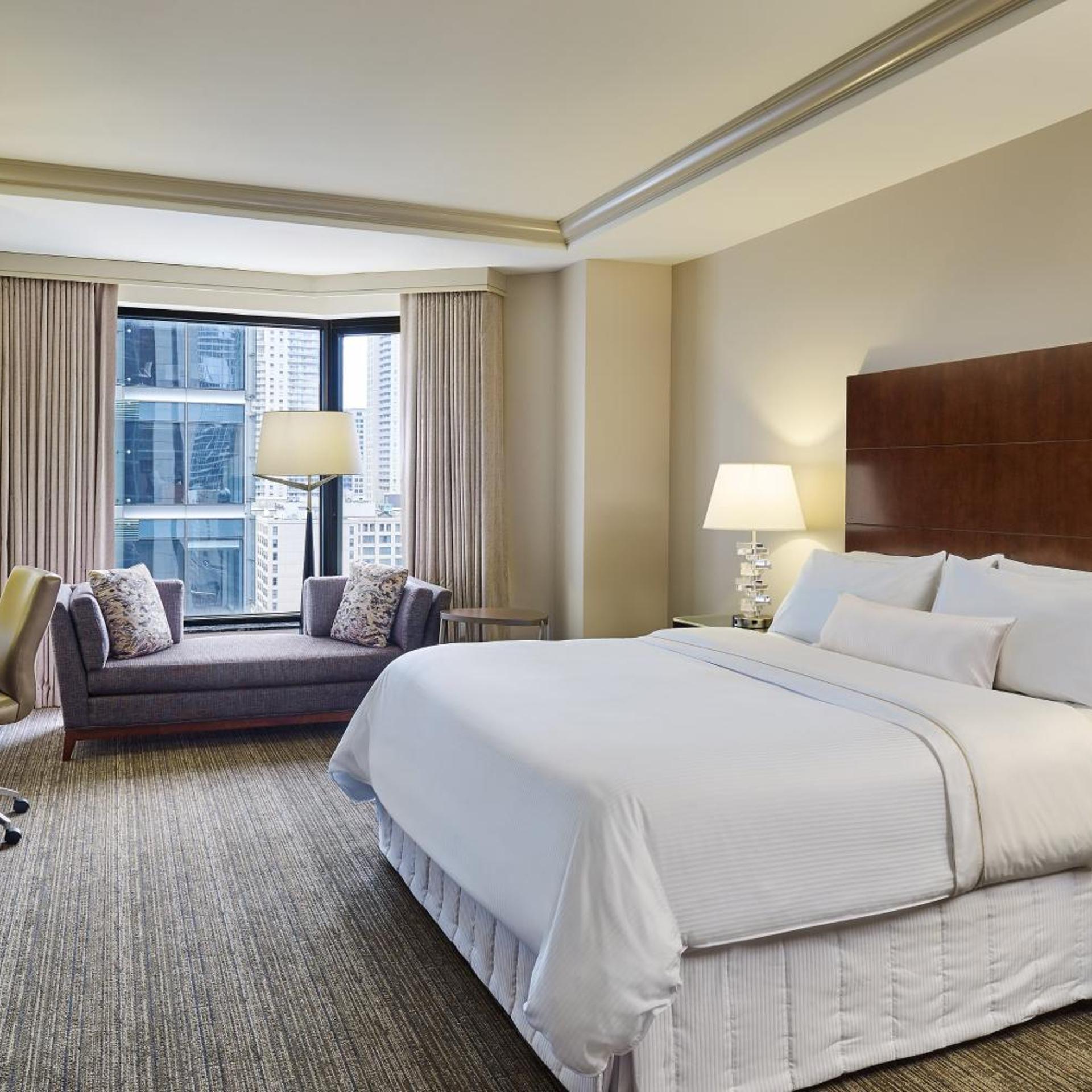 Room, King Bed, Club Floor