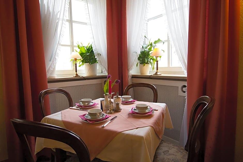 Hotel Adler 52/57