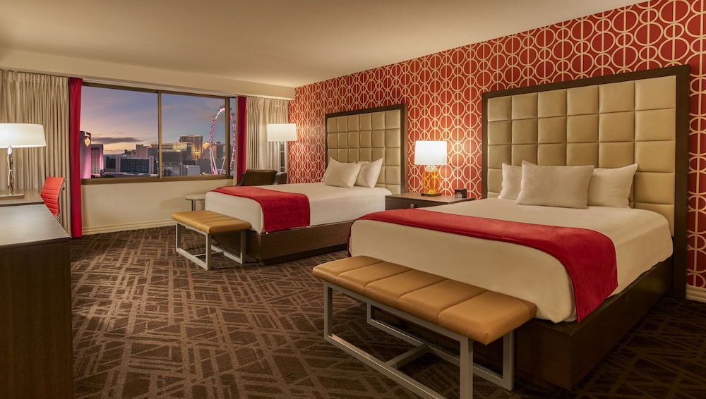 RESORT, 2 QUEEN BEDS
