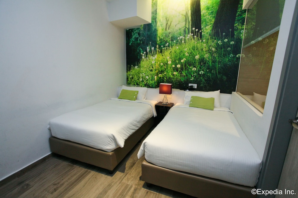 J8 Hotel 11/65