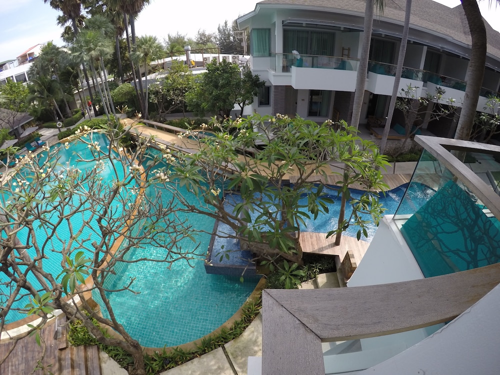 Bann Pantai Resort 60/69