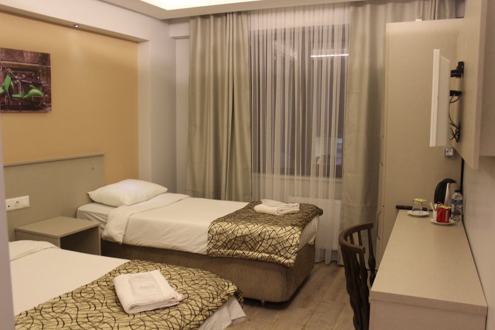 Life Otel 12/31