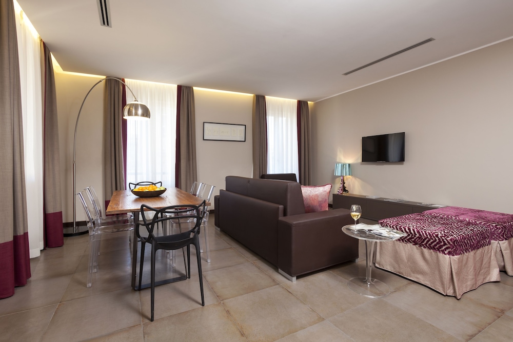 Residence Trianon Borgo Pio 34/72