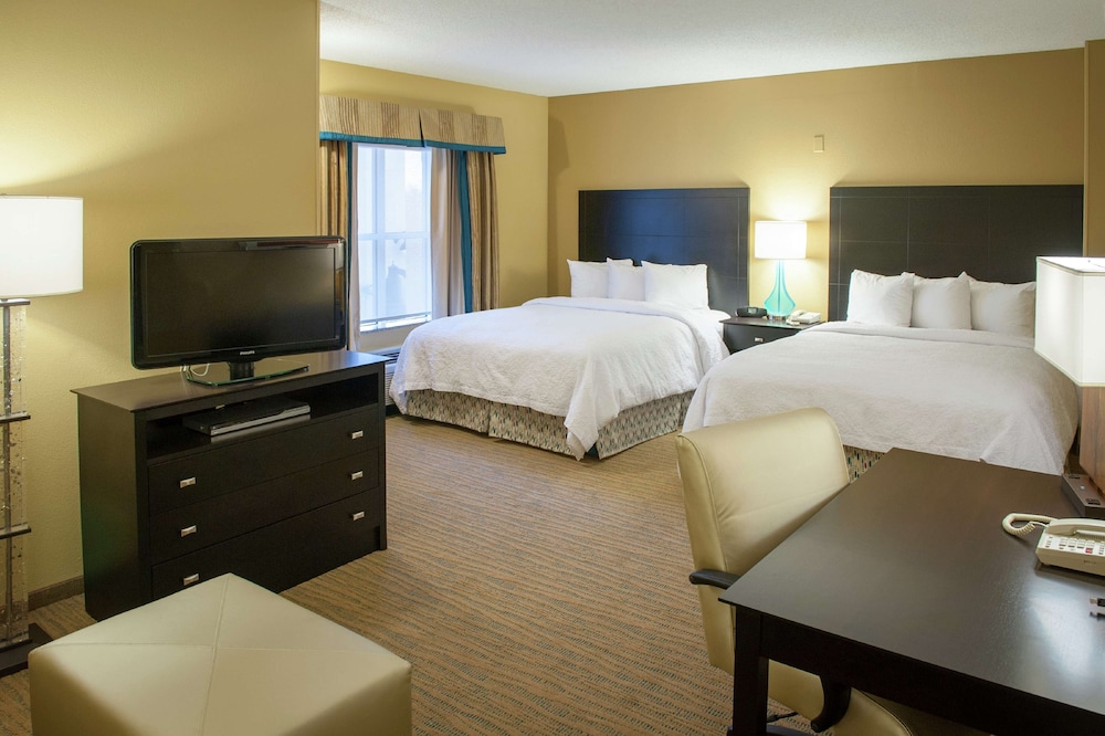 Hampton Inn Suites St Petersburg Downtown 10/51