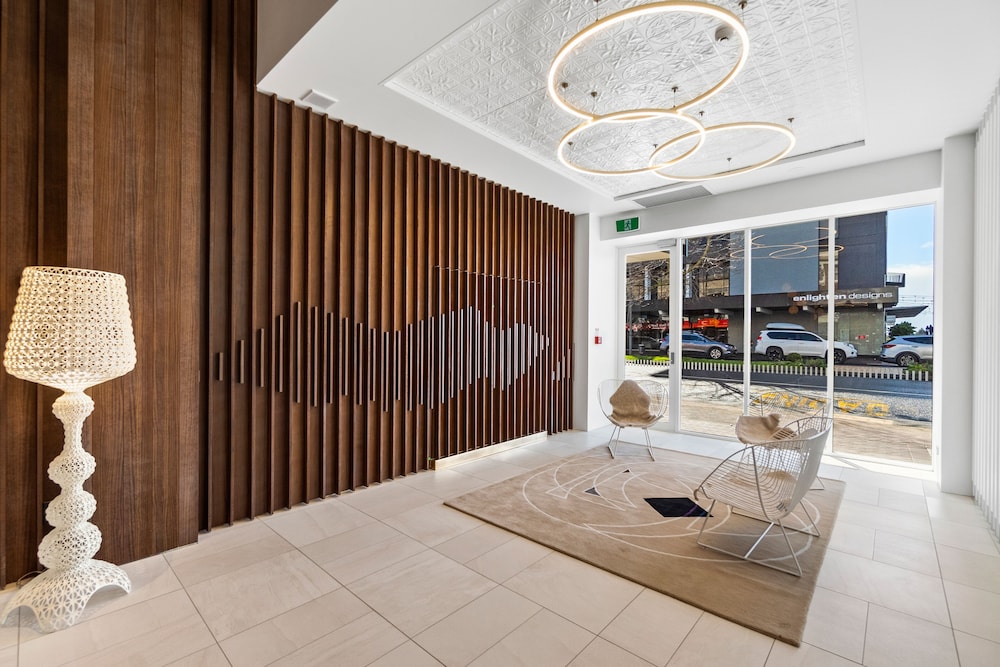 Ramada by Wyndham Hamilton City Center 9/50