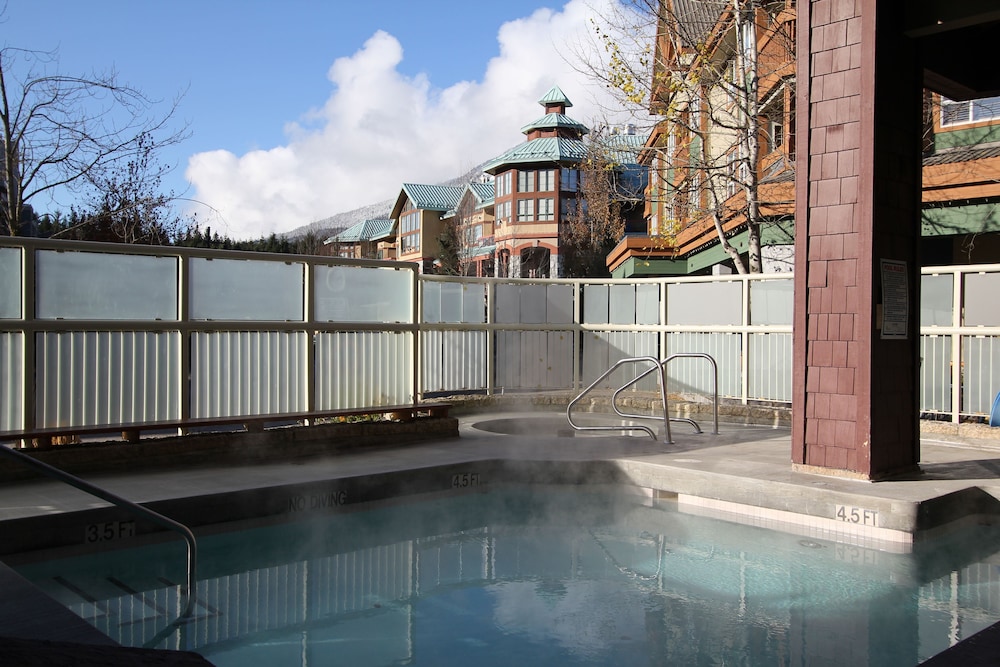 swimming pool spa