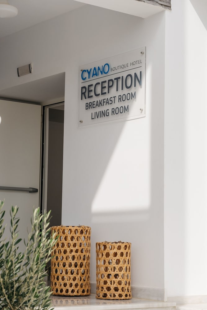 Cyano Hotel 57/77
