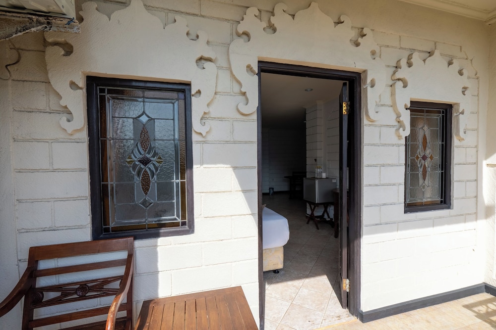 VILARISI HOTEL 6/57