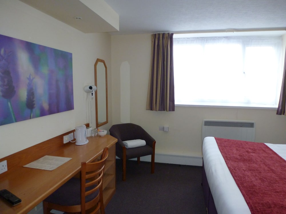 Premier Inn Alderley Edge 19/36