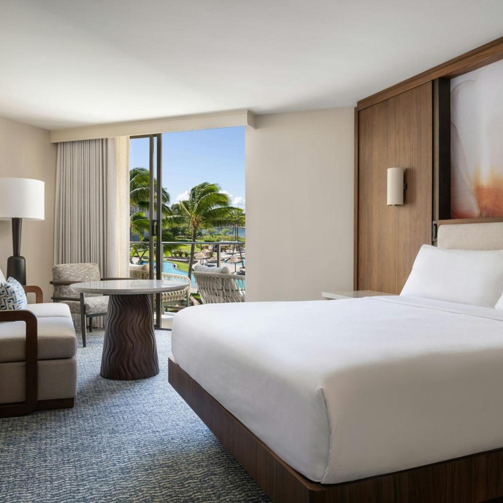 Resort, Guest Room, King Bed, Balcony