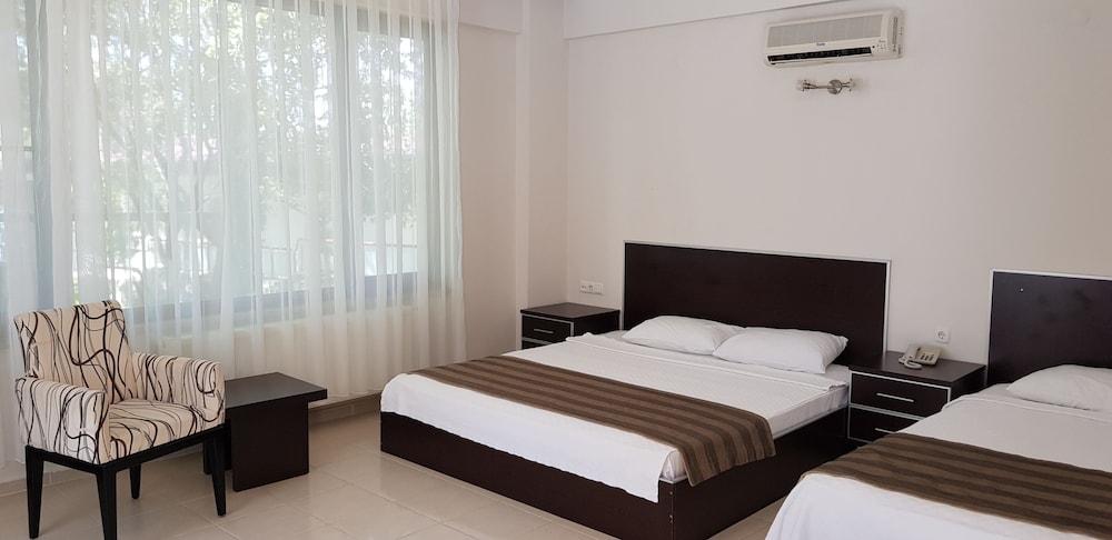 Troas Beach Hotel 13/59