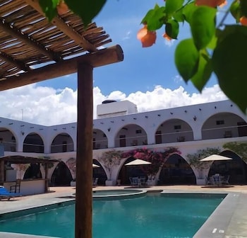 Hacienda Bugambilias 68/71