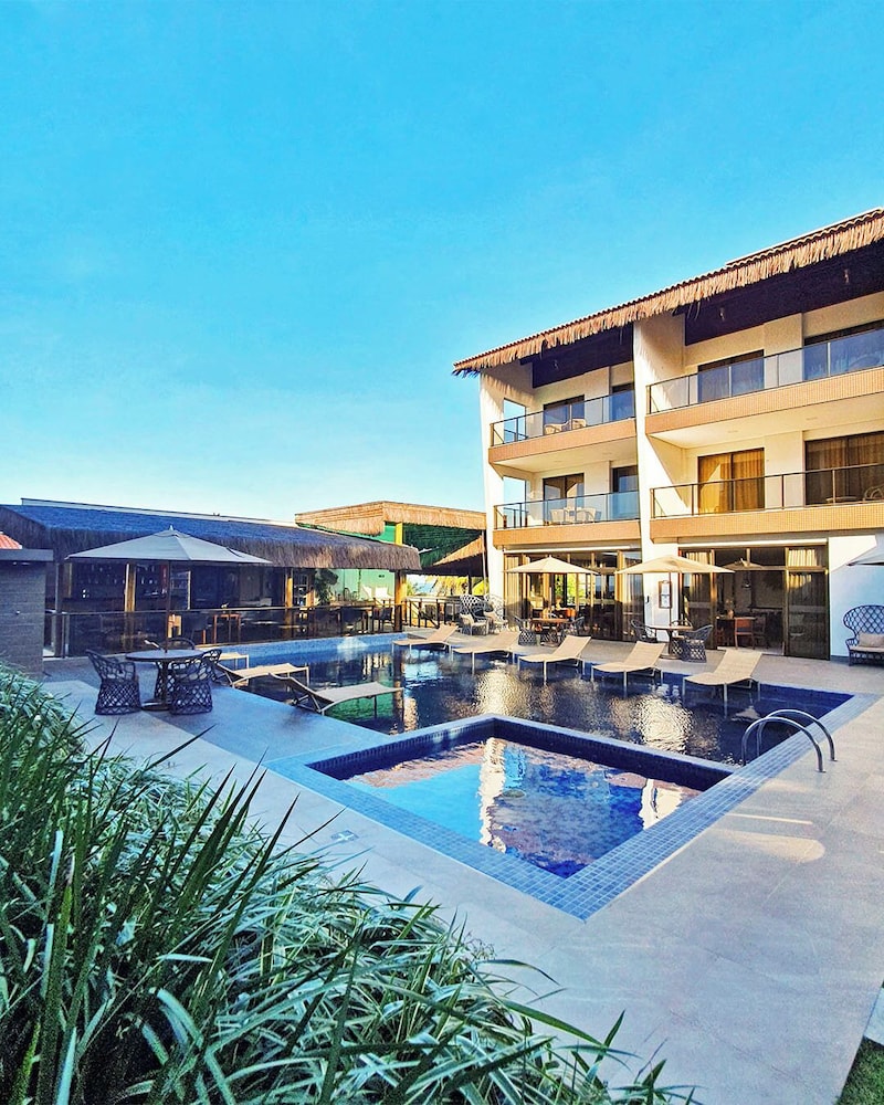 Porto das Dunas Boutique Praia Hotel 35/37