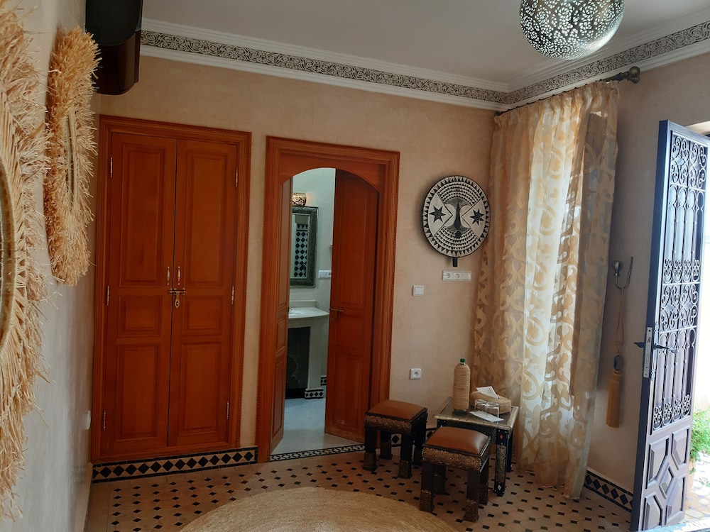 Riad Miral 10/50