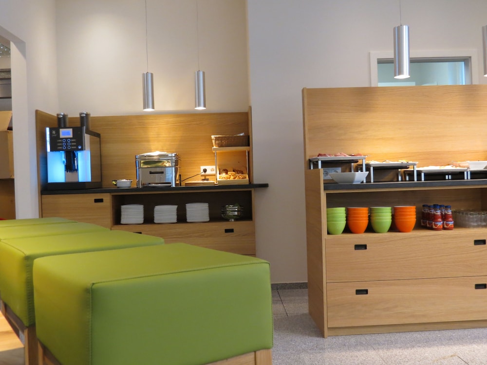 Hotel Neuthor 5/50