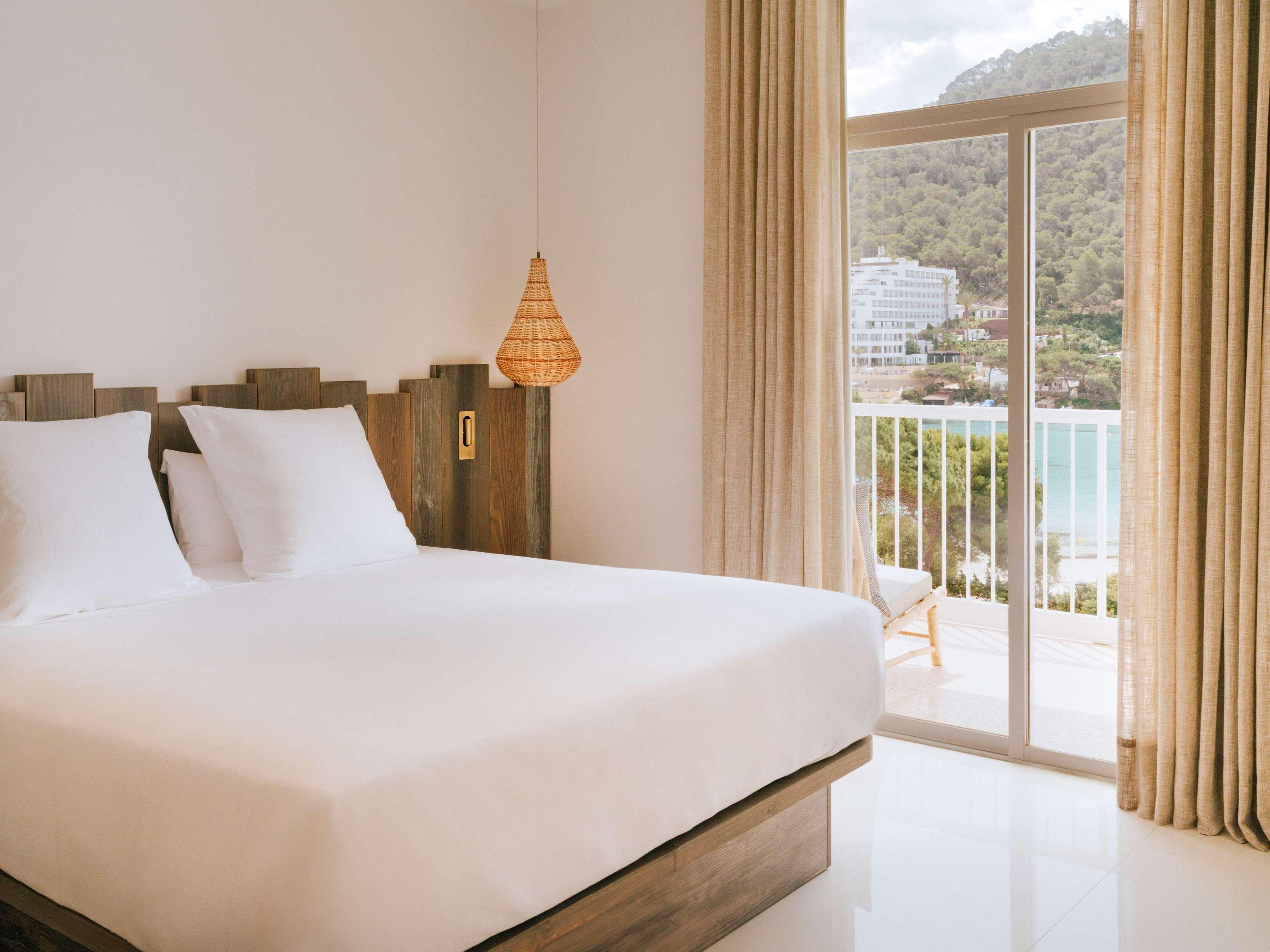 Platinum, Suite, King Bed, Queen Bed, Sea Front, Sea View, Sofa
