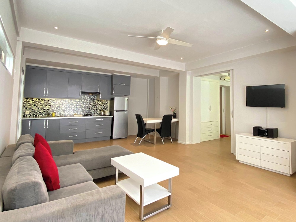Coast Boutique Apartments 38/53