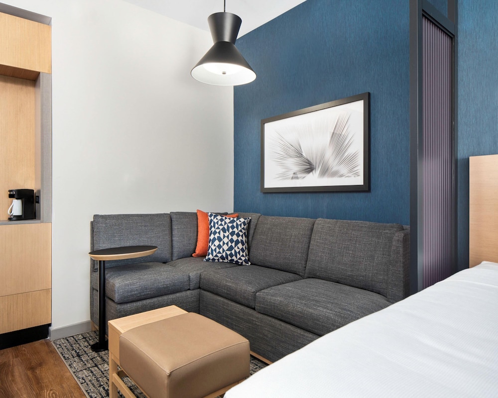 Hyatt Place Allentown / Lehigh Valley 12/23