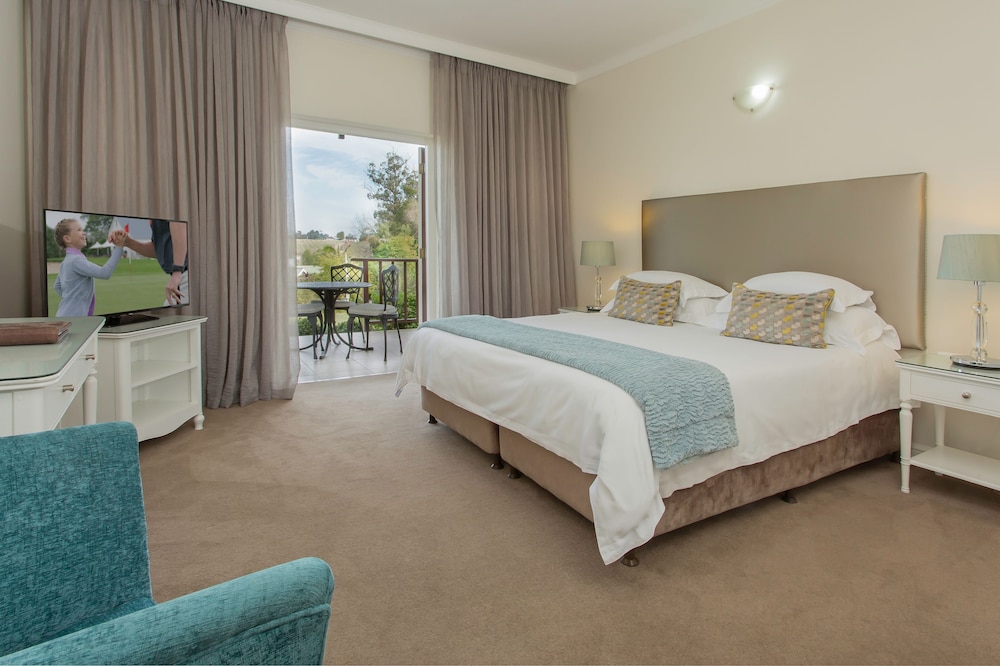 1 BEDROOM, SUITE