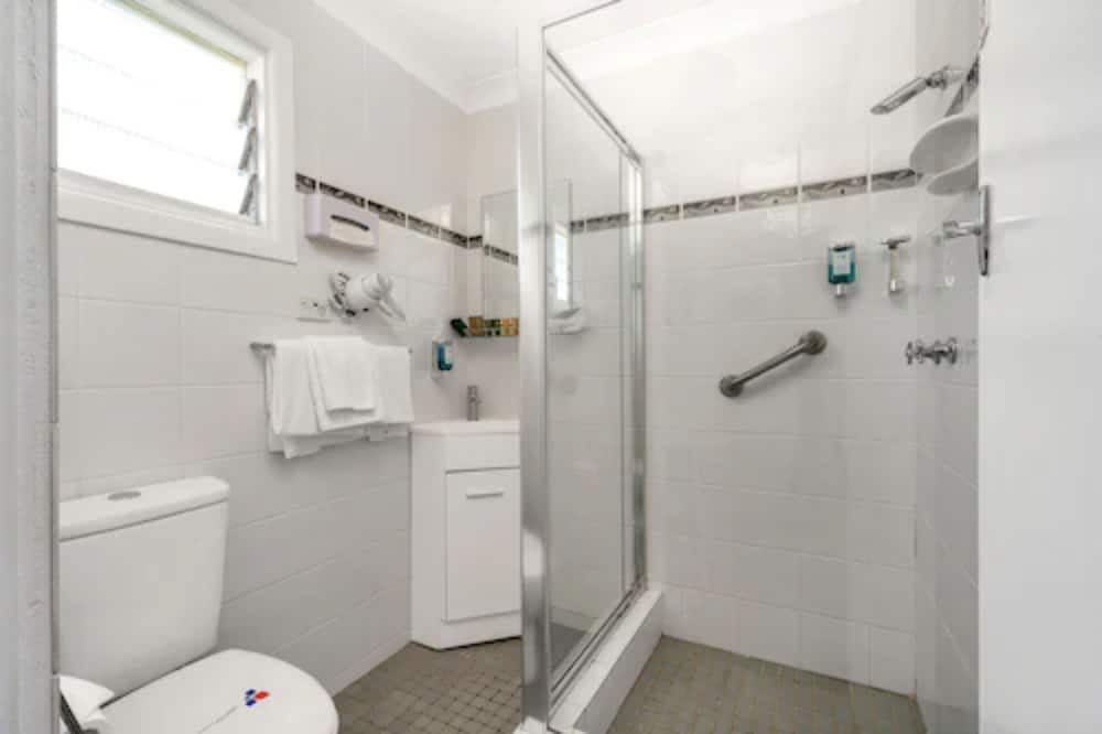 MOTEL 617 64/66