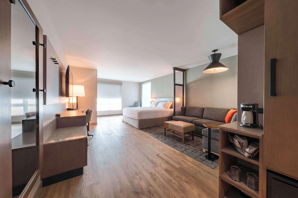 Hyatt Place Sacramento International Airport 24/47