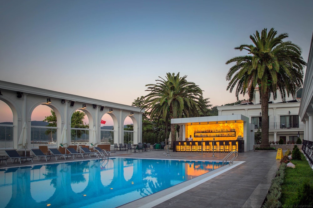 Northdoor Hotel 2/50