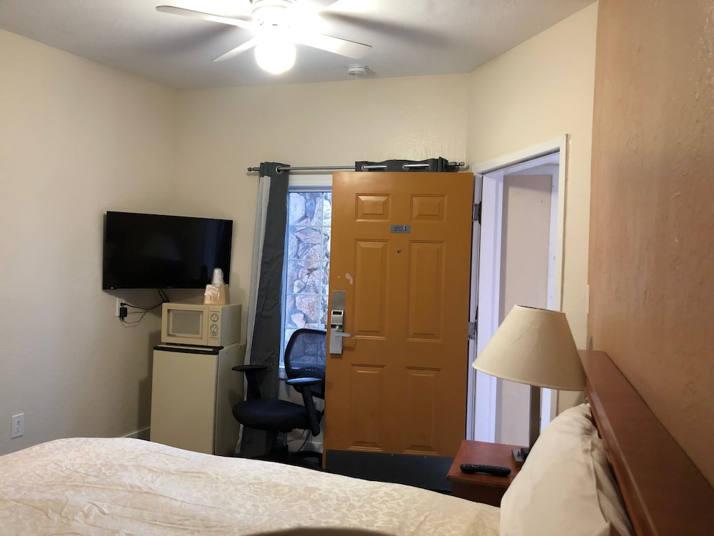 Motel6 Santa Cruz, CA 33/56