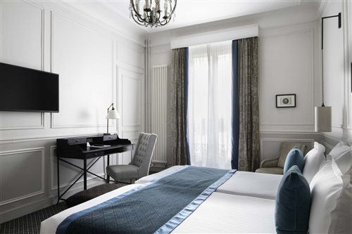 Privilege, Double or Twin Bed