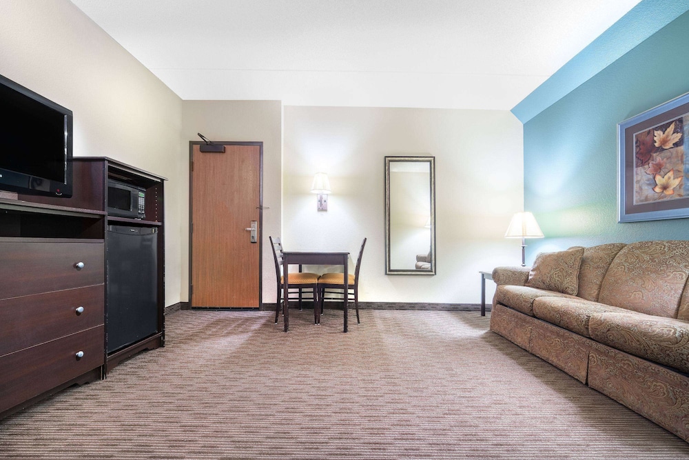 Americinn By Wyndham Green Bay East 42/52