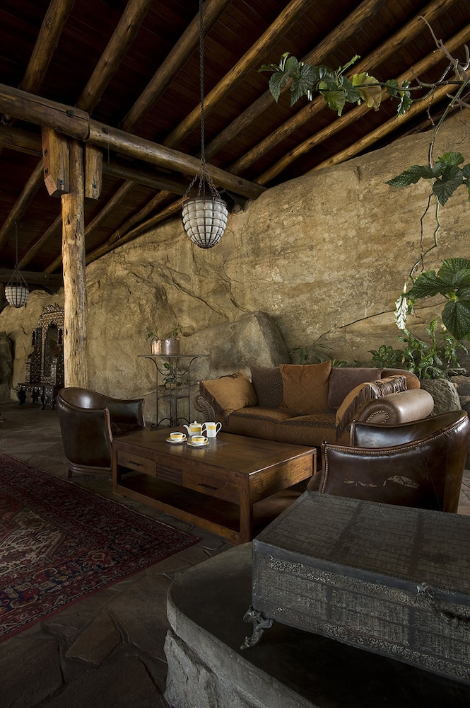 Lobo Wildlife Lodge 14/21