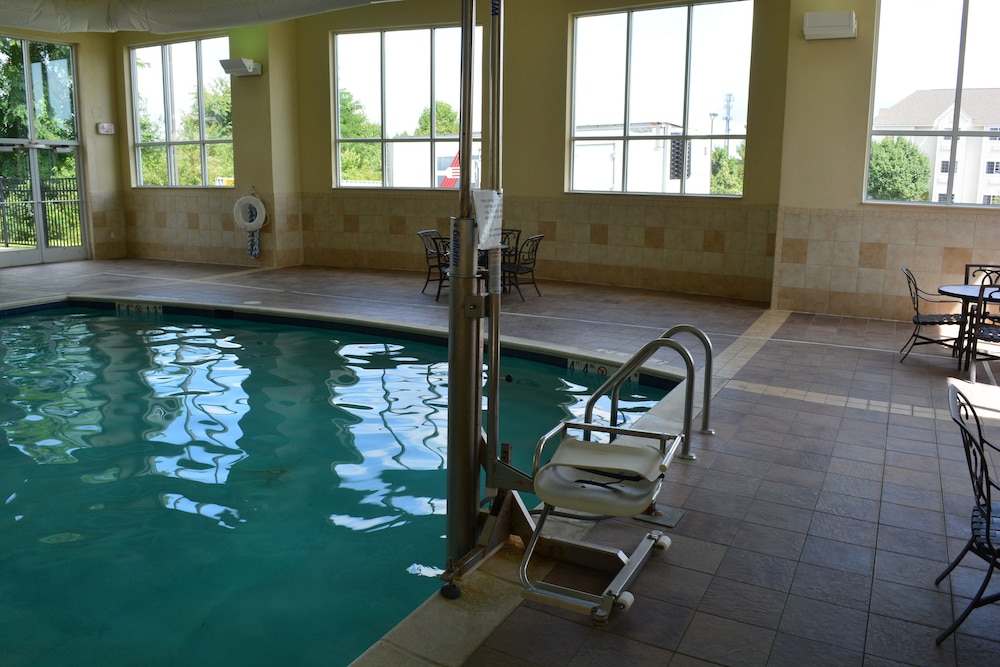 Holiday Inn Hotel & Suites Beckley 5/58