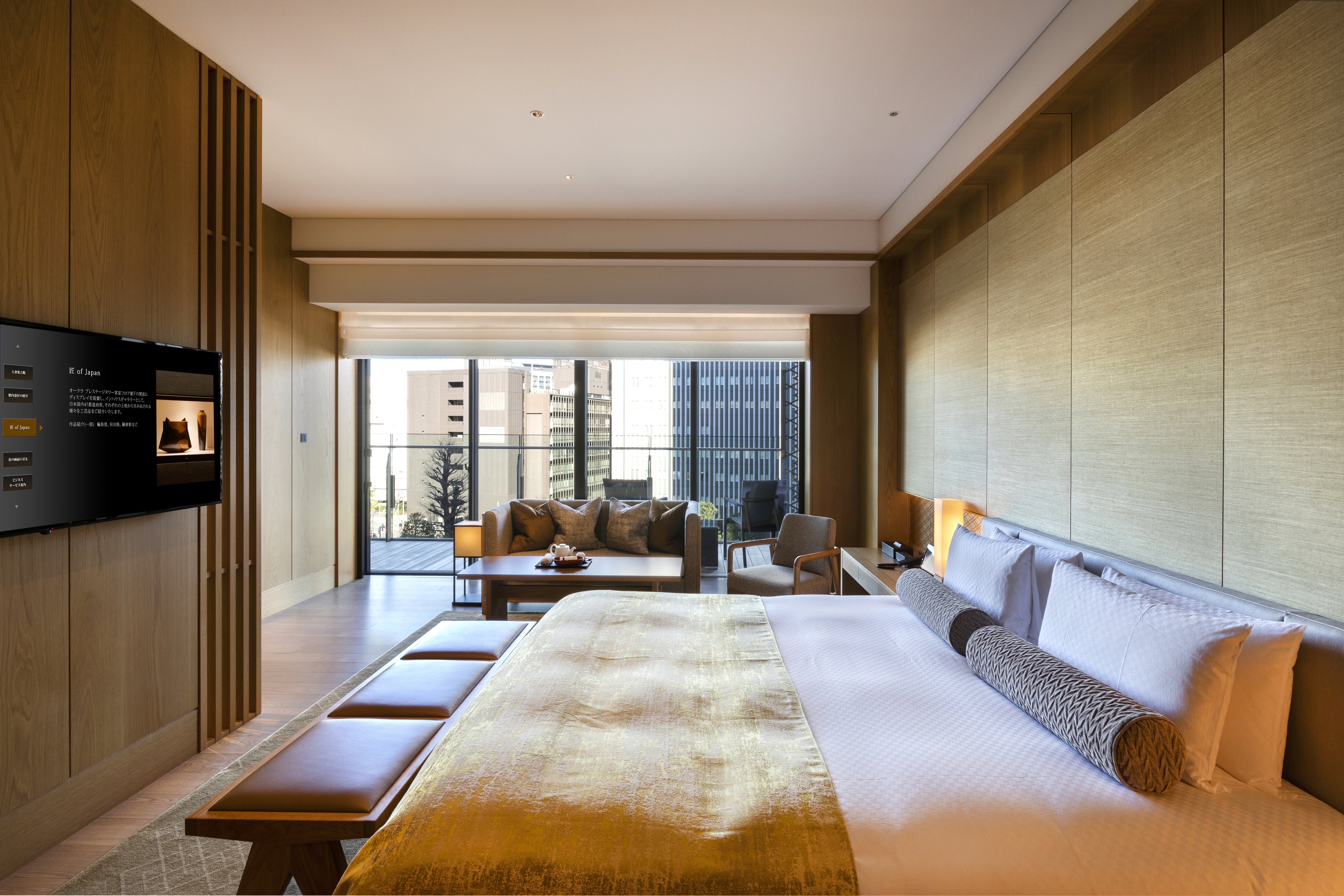 Heritage, Junior Suite, King Bed, with View, Balcony, Bathtub, Club Lounge Access, Smoking