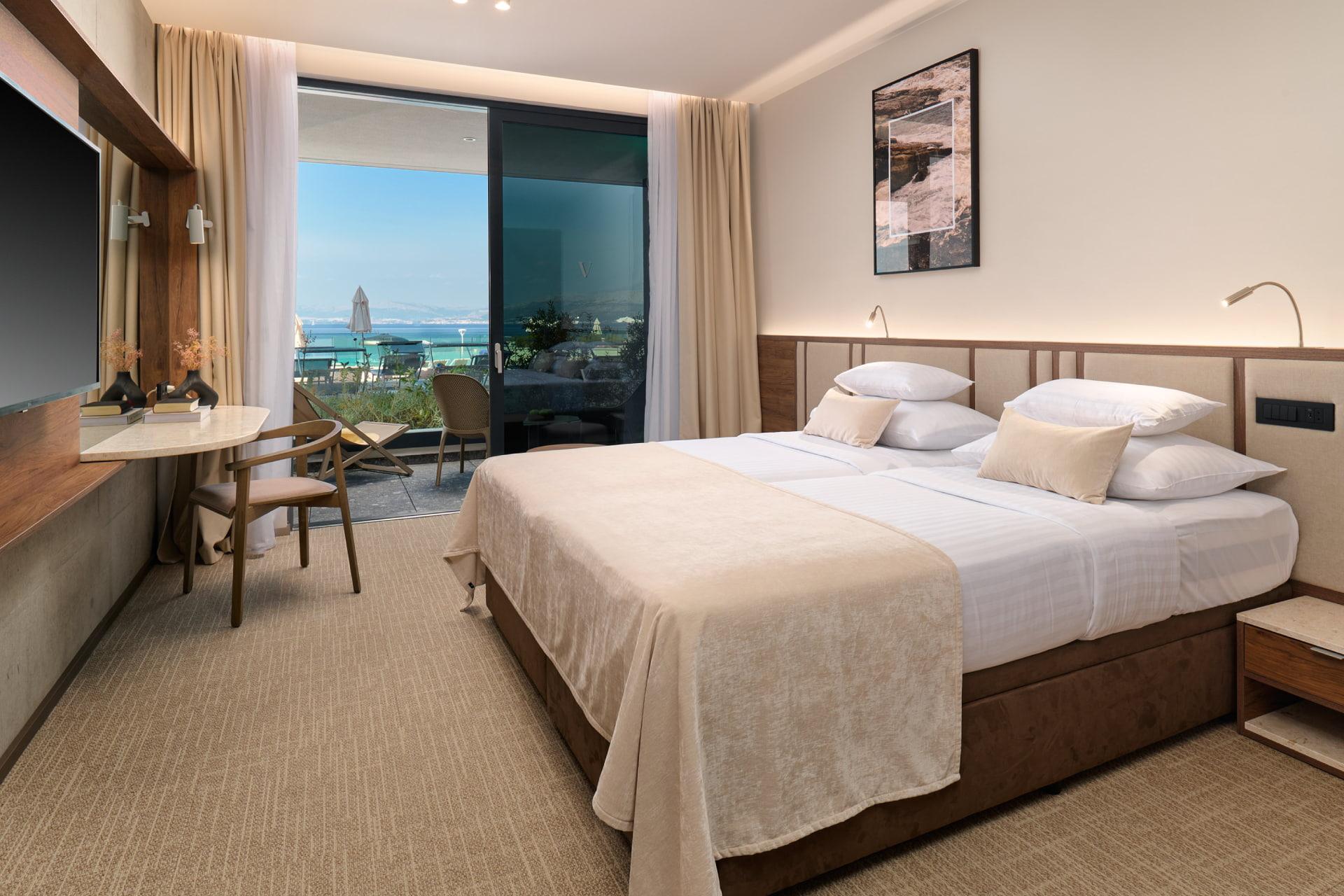 Superior, Sea Side, Balcony