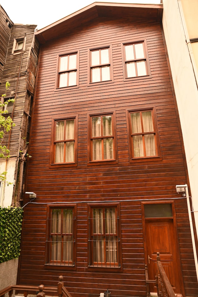 Nuray Hotel 5/54