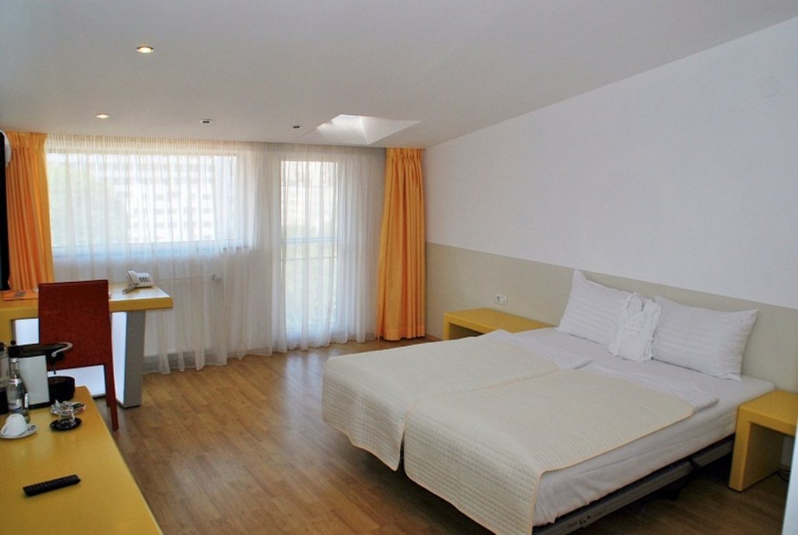 Christina Hotel 4/61