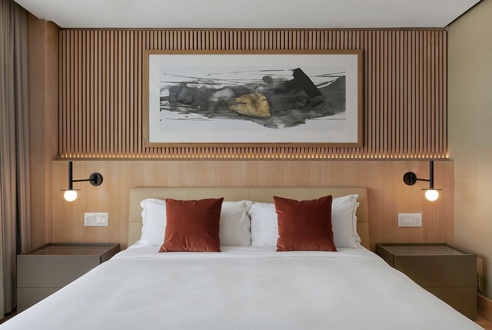 Hilton Toronto Airport Hotel & Suites 18/79