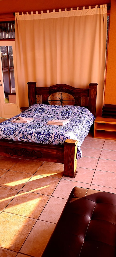 LUXURY, STUDIO, SUITE