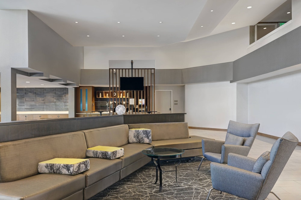 SpringHill Suites by Marriott Palm Desert 34/54