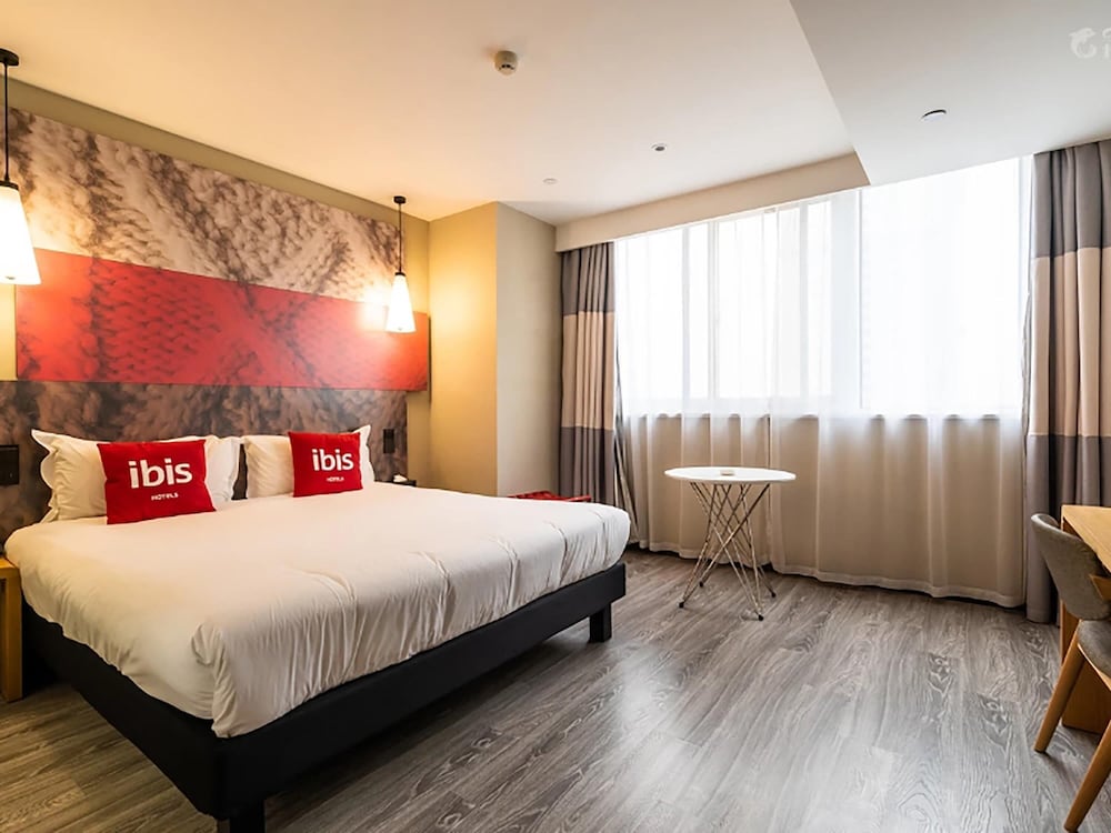 Ibis Luoyang Baolong Square Hotel 20/47