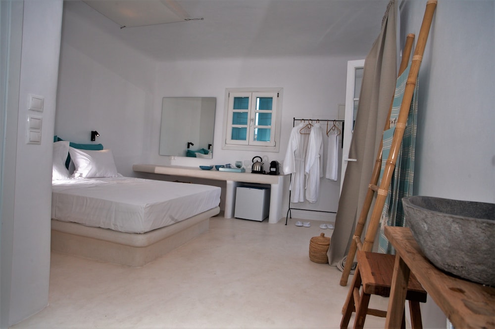 Mykonos Moussa Suites 10/50
