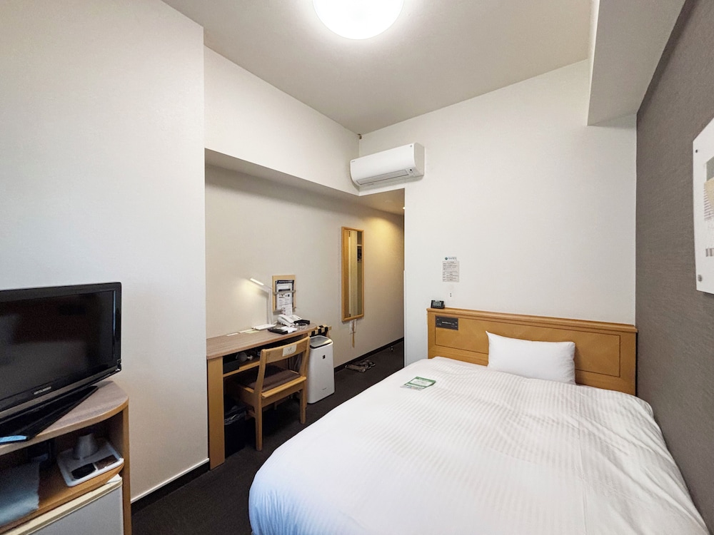ROOM, SINGLE