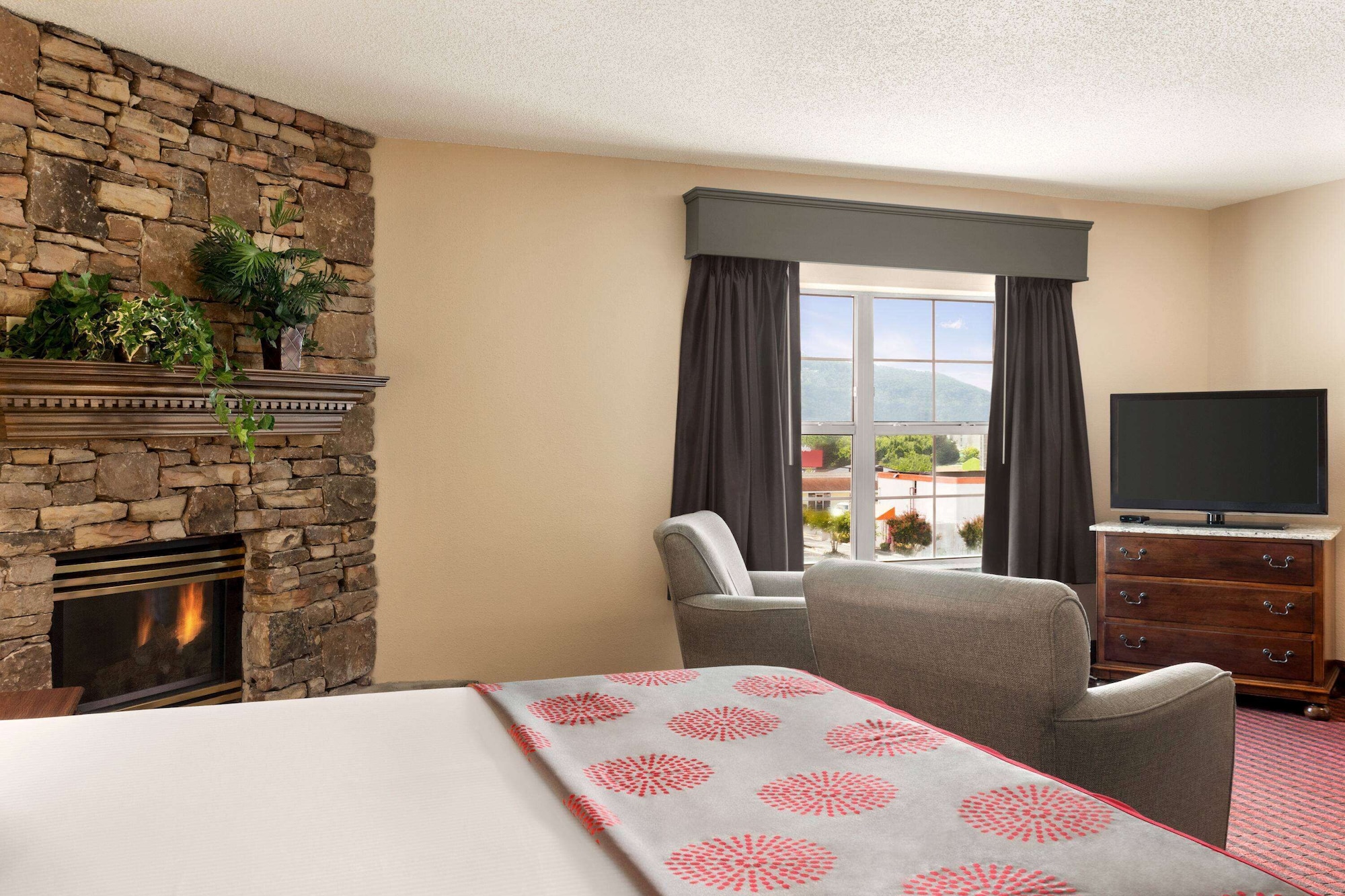DELUXE, STUDIO, SUITE, KING BED