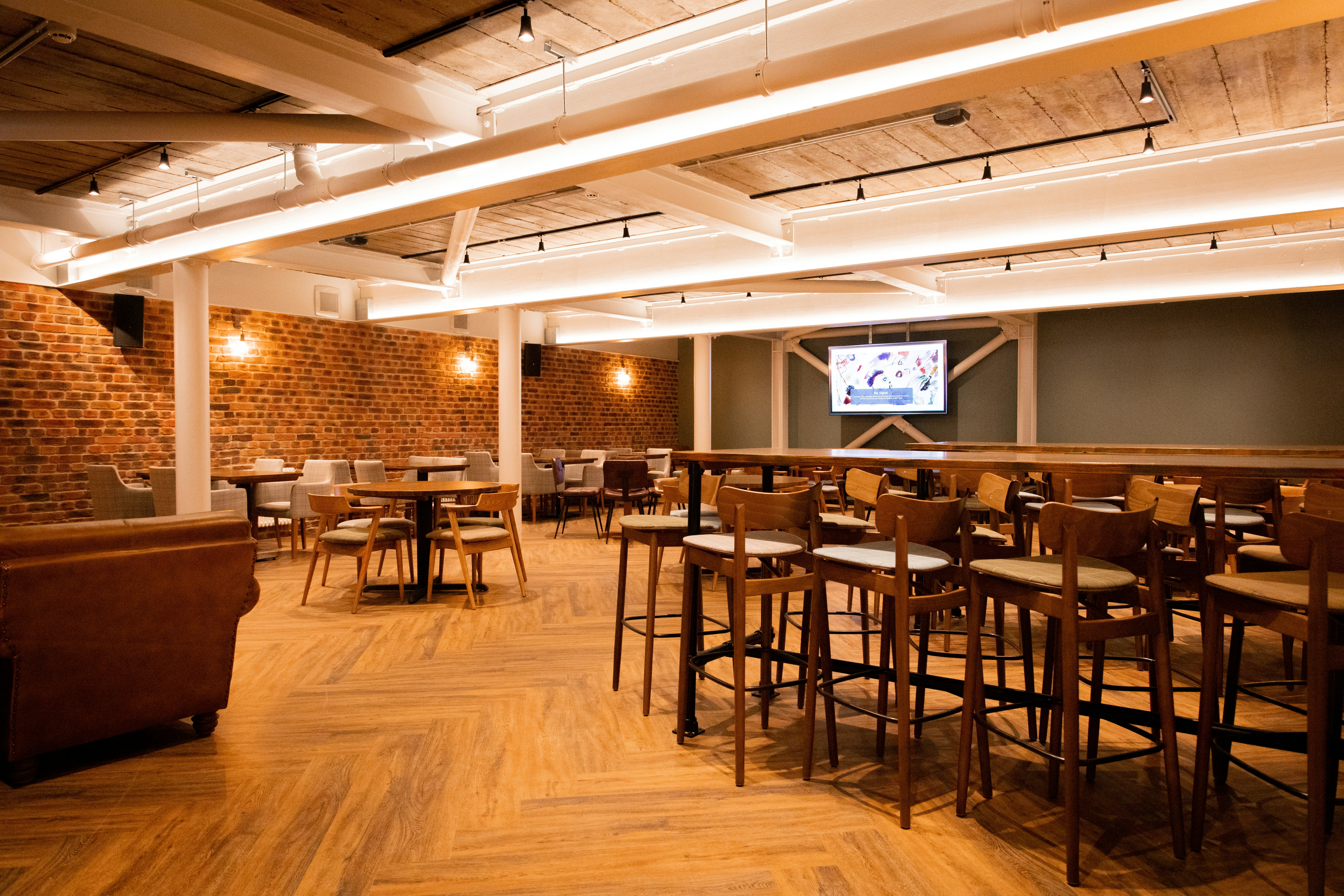McKays Hotel Bar & Restaurant 29/33