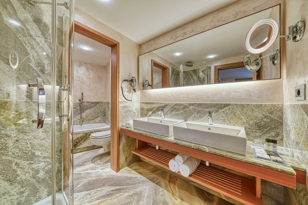 Majestic Mountain Charm Hotel 26/58