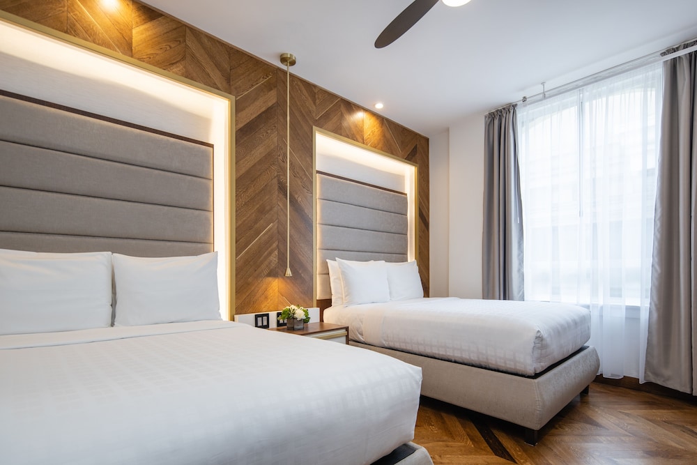 STANDARD, 2 DOUBLE BEDS, ACCESSIBLE