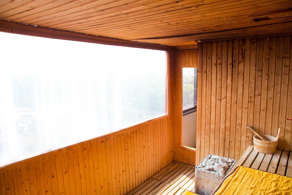 Sakura Hotel 3 30/56