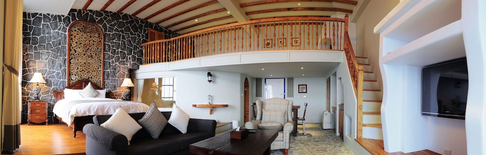 Chateau Villa 14/33