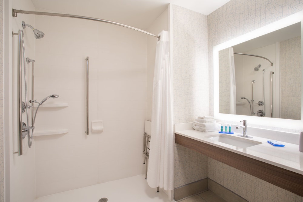 Holiday Inn Express Suites Owings Mills Baltimore Area 18/53